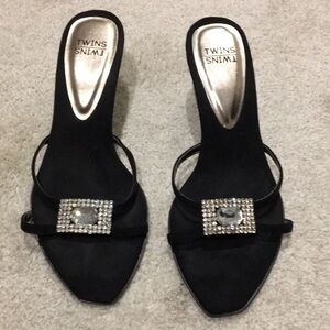 Black low heel sandal